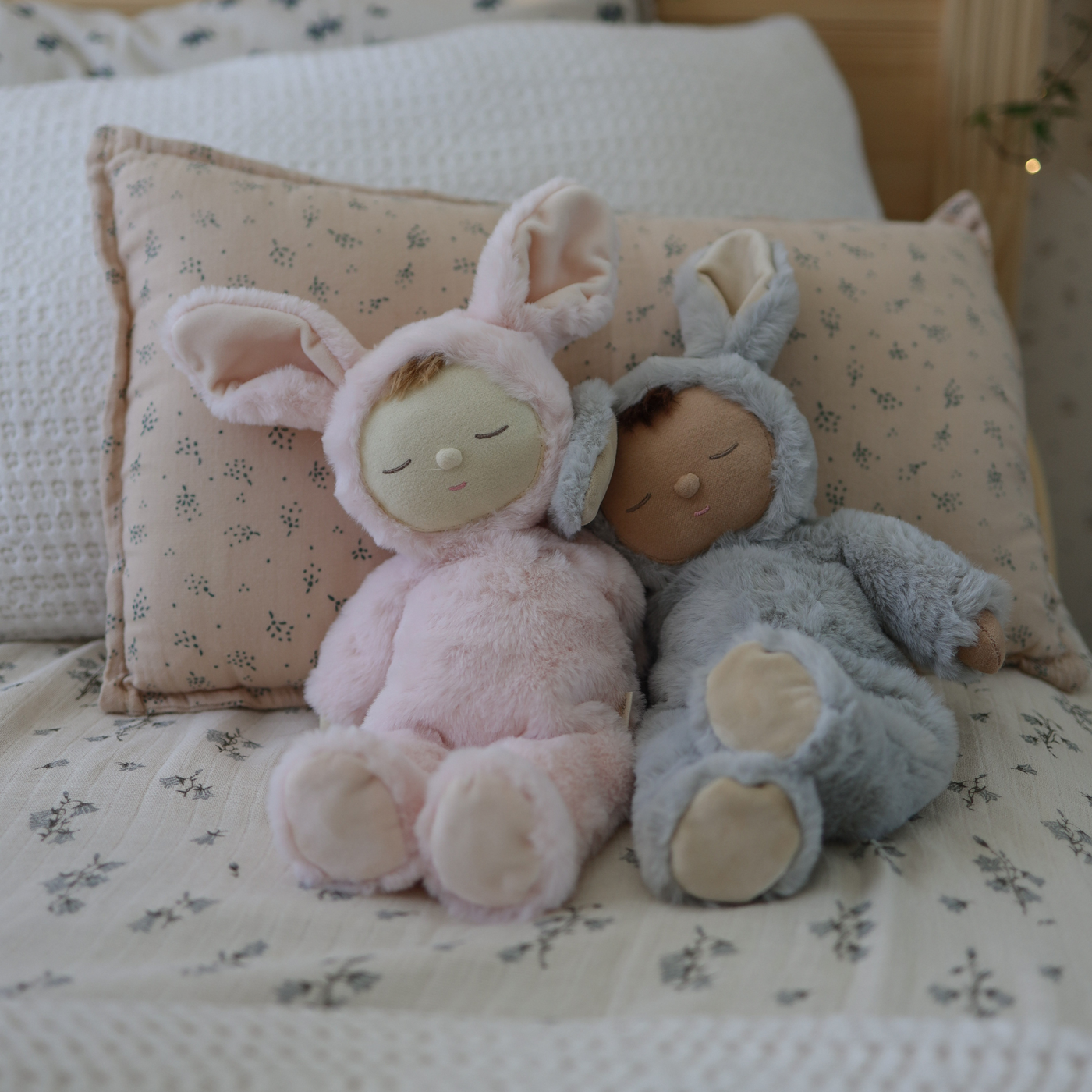 Lullaby Cozy Dinkum Bunny | Pip (Smoke)