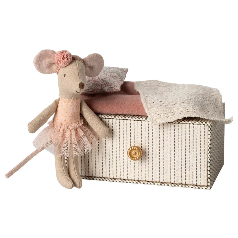 Dance Mouse in Daybed Little Sister by Maileg - Friends of K