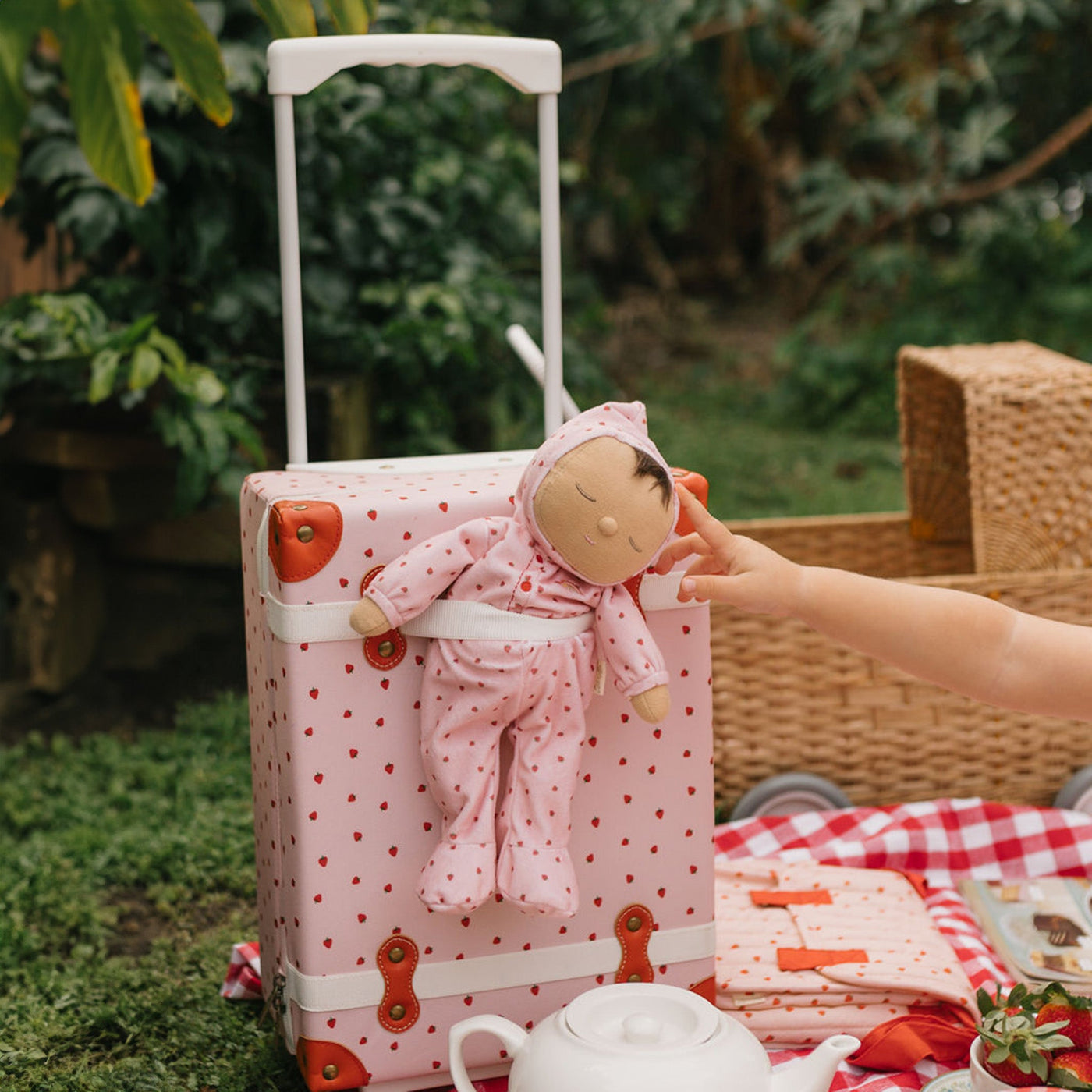 Olli Ella | Dozy Dinkum Pip Strawberry by Olli Ella - Friends of K