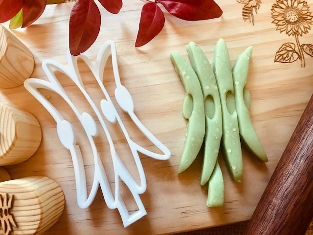 Sturt Desert Pea Bio Cutter by Beadie Bug Play - Friends of K
