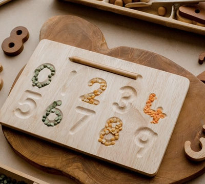Number Tracing Board by QTOYS - Friends of K